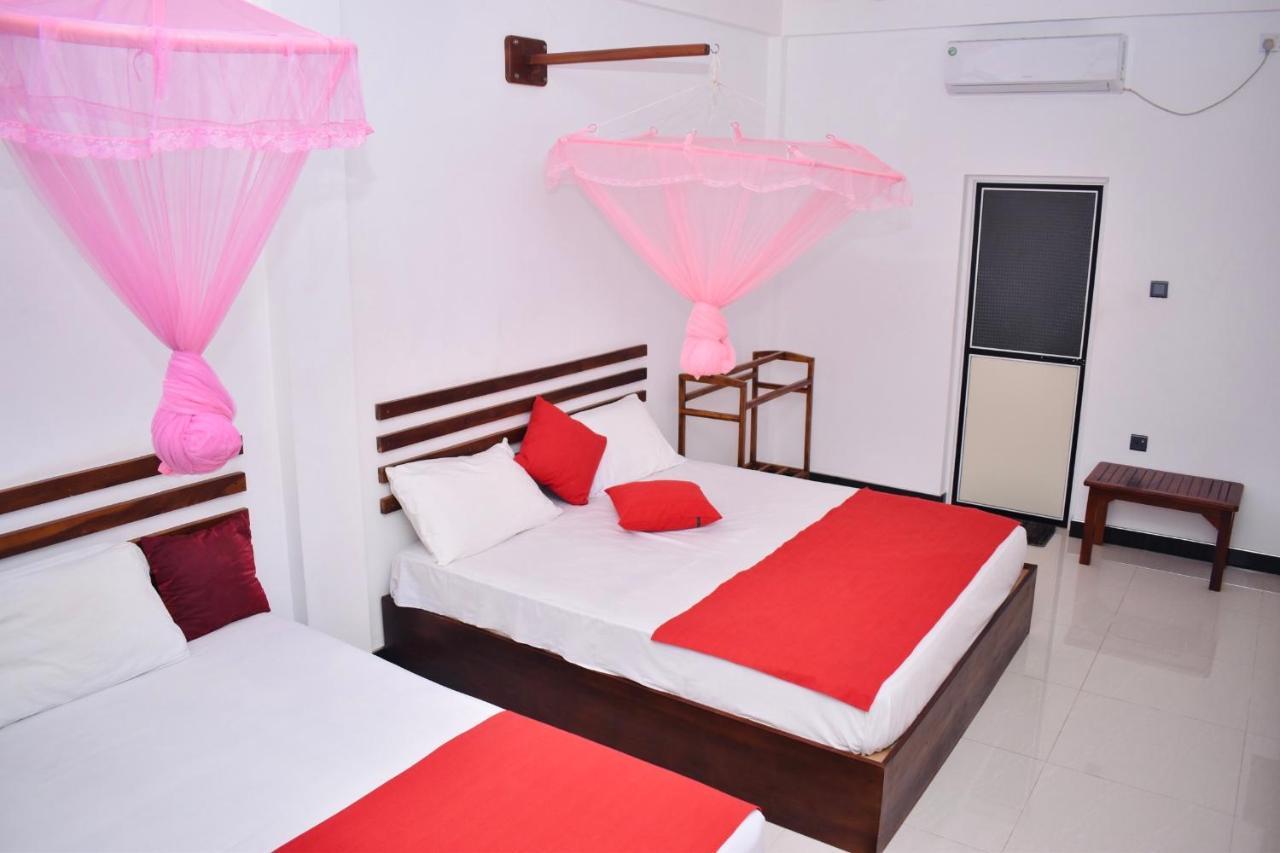 Geethani Tourist Home Polonnaruva Kültér fotó
