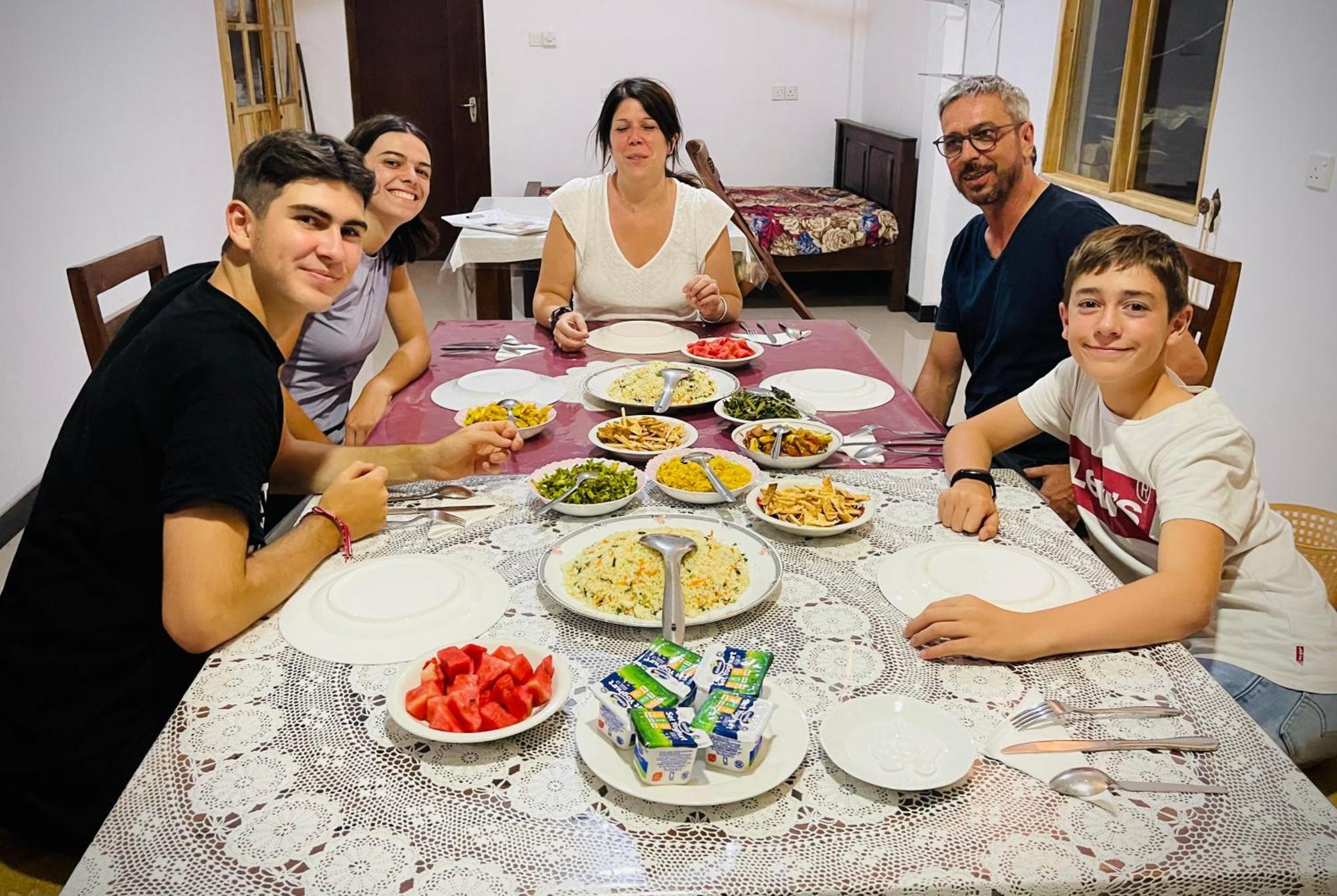 Geethani Tourist Home Polonnaruva Kültér fotó