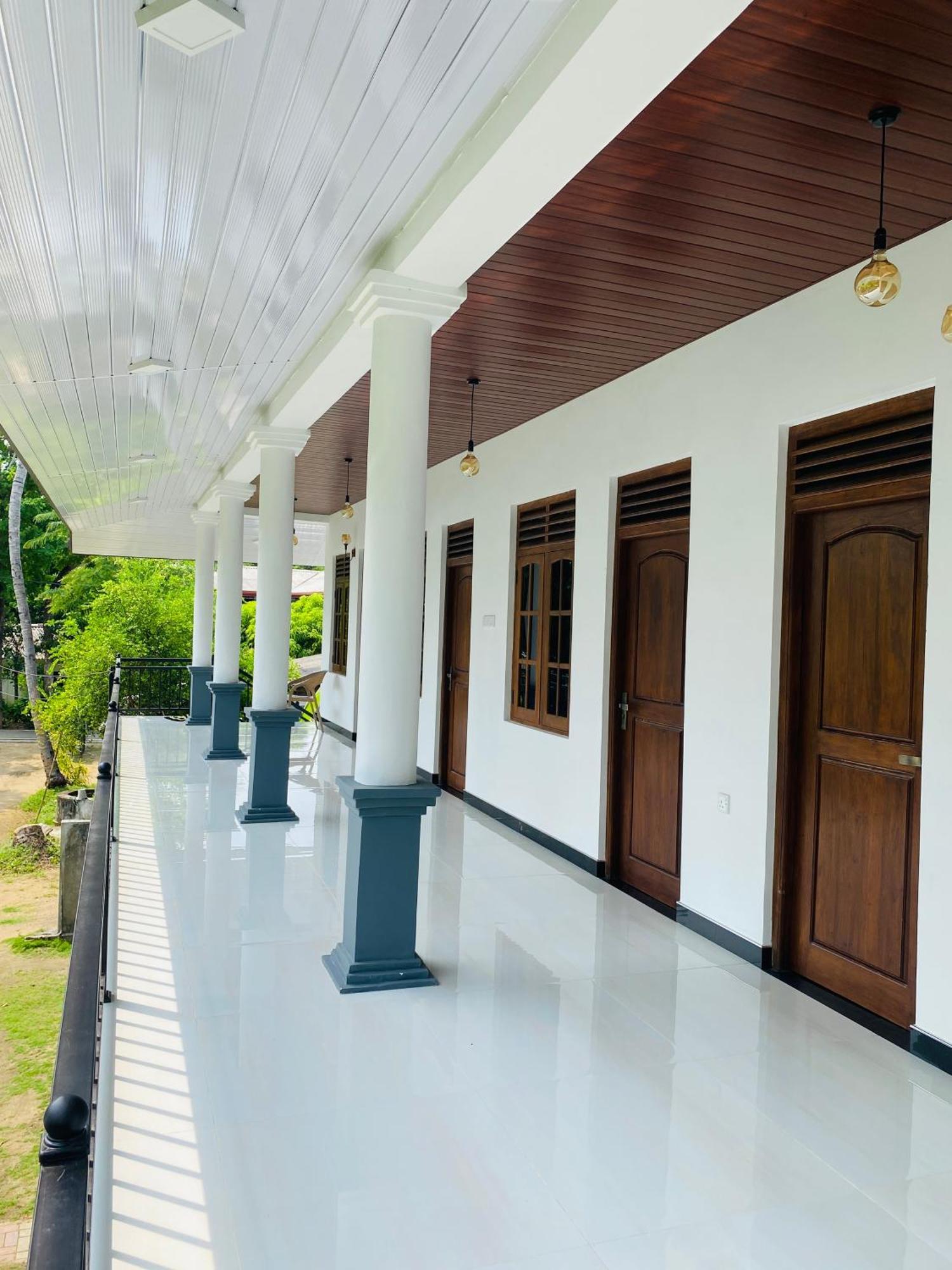 Geethani Tourist Home Polonnaruva Kültér fotó