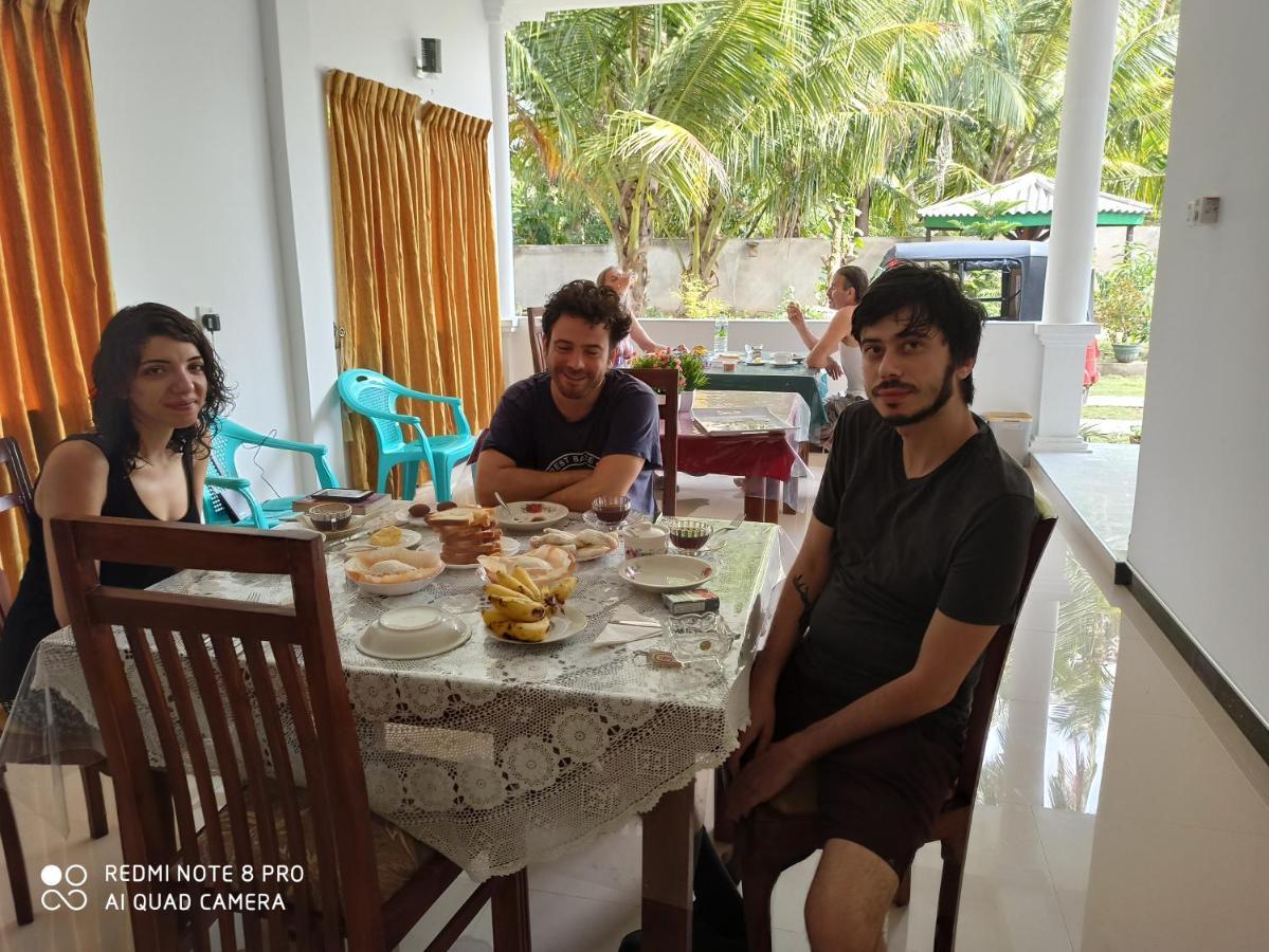 Geethani Tourist Home Polonnaruva Kültér fotó