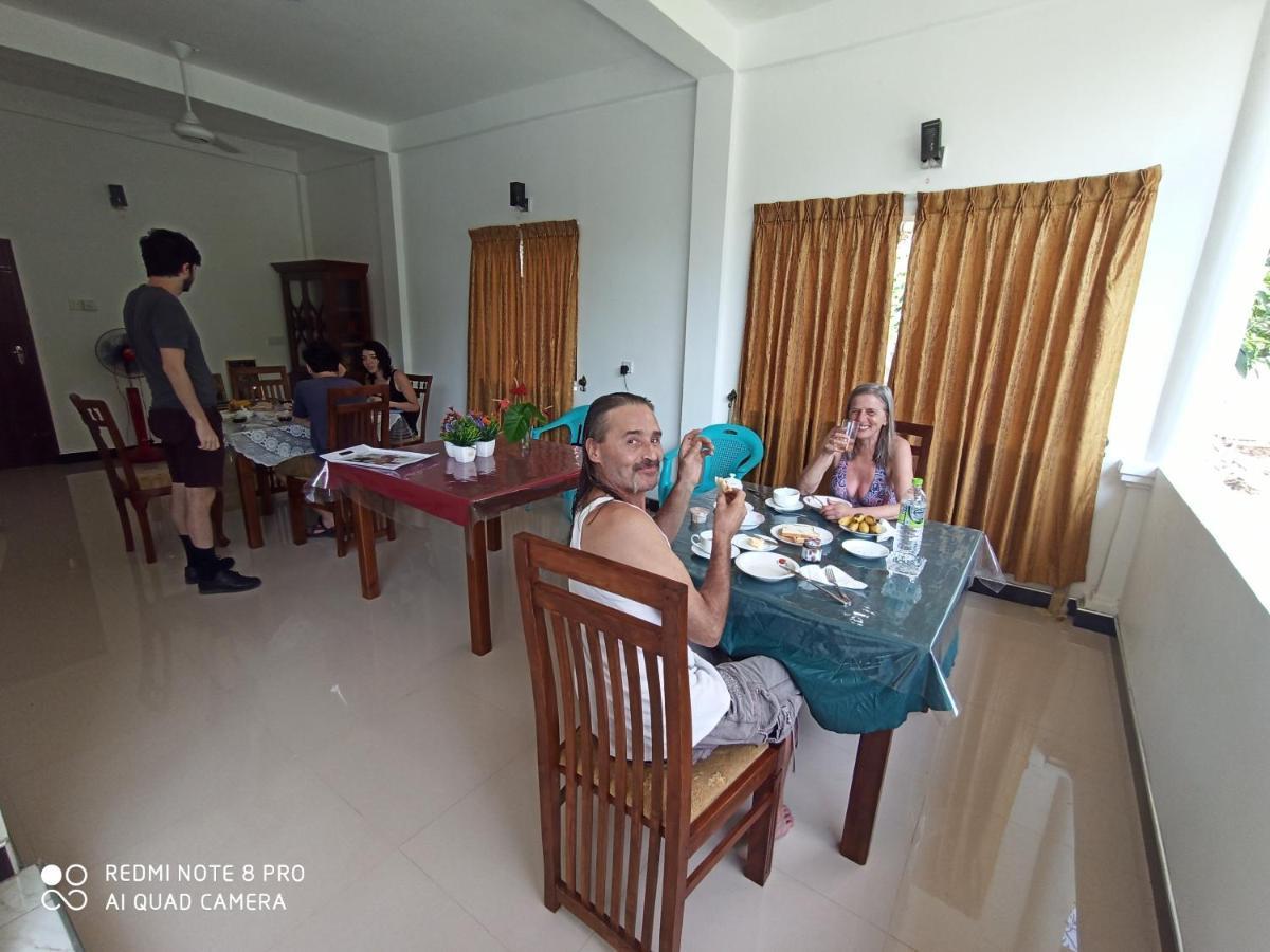 Geethani Tourist Home Polonnaruva Kültér fotó